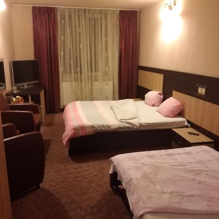 Club Nova Elite Hotel Făgăraş Zewnętrze zdjęcie