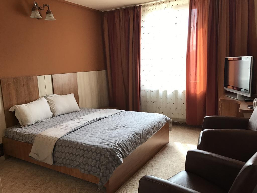 Club Nova Elite Hotel Făgăraş Zewnętrze zdjęcie